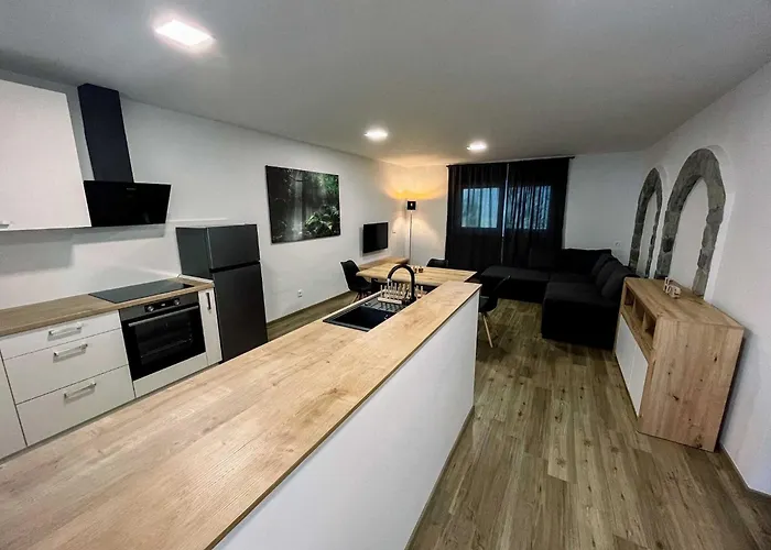 Modern And Peaceful With Terrace - Two Bedroom With Terrace Appartamento